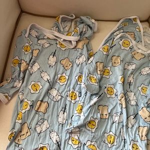 Littlesleepies. Blue breakfast buddies.